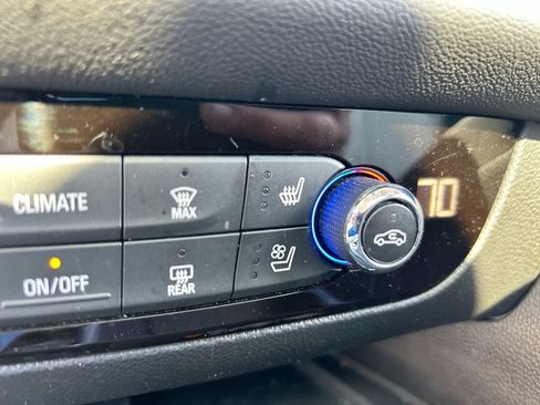 Used 2022 Buick Enclave Avenir AWD/4WD image 34