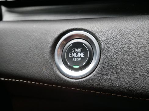 Certified 2024 Cadillac Escalade ESV Luxury AWD/4WD image 24