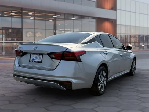 Used 2020 Nissan Altima 2.5 S FWD image 11
