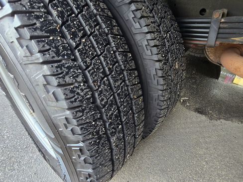 Used 2018 Chevrolet Express 3500 w/ Power Convenience Package image 29