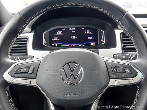 Used 2022 Volkswagen Atlas Cross Sport SE FWD image 16