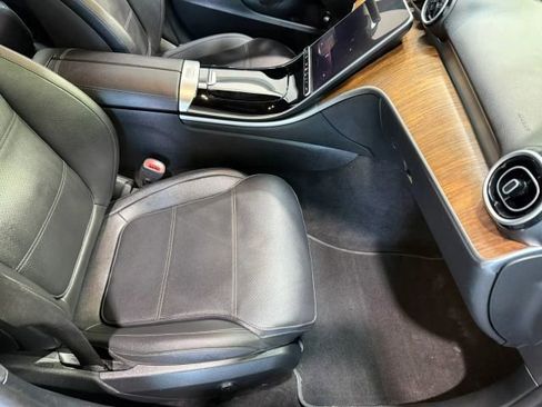 Used 2025 Mercedes-Benz C 300 Sedan image 27