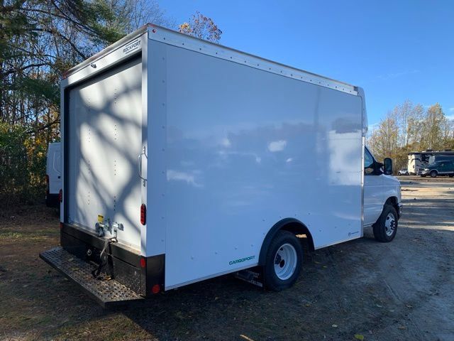 New 2026 Ford E-350 and Econoline 350 Super Duty w/ Power Equipment Group RWD image 8