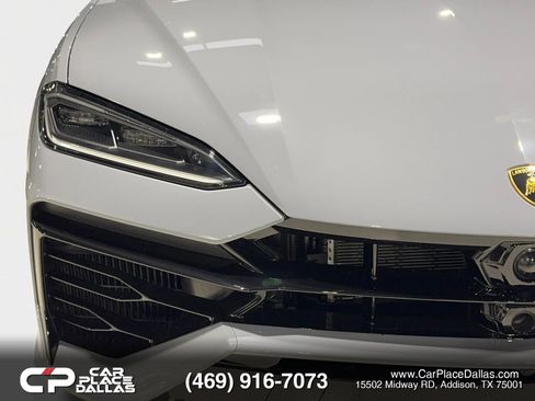 Used 2025 Lamborghini Urus SE AWD/4WD image 36