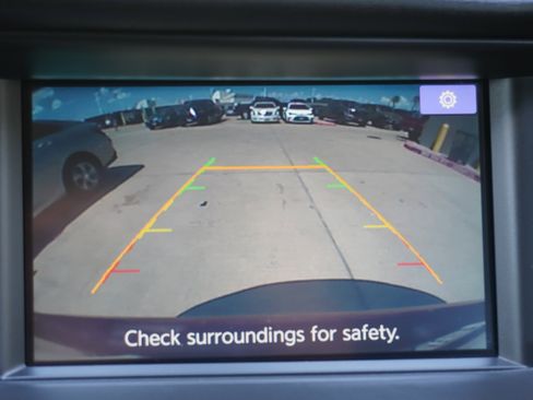 Used 2017 INFINITI QX30 Premium w/ Navigation Package image 18