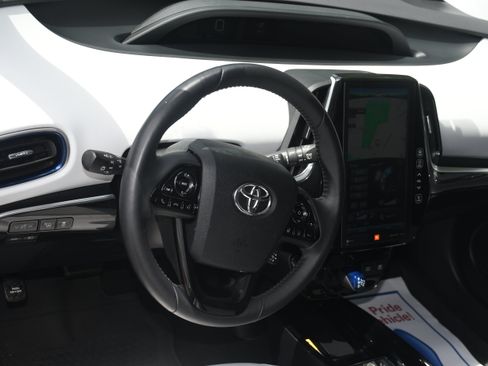 Certified 2022 Toyota Prius Limited w/ Premium Convenience Package FWD image 9