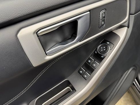 Used 2022 Ford Explorer XLT w/ Equipment Group 202A image 11