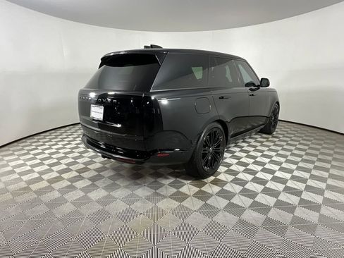 Certified 2025 Land Rover Range Rover SE image 4