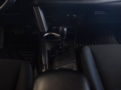 Used 2017 Toyota RAV4 LE w/ Carpet Mat Package AWD/4WD image 28