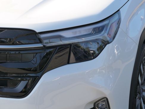 Certified 2026 Subaru Forester Touring AWD/4WD image 9