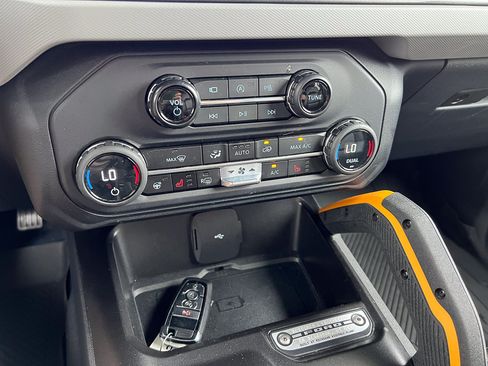 Used 2023 Ford Bronco Badlands AWD/4WD image 25