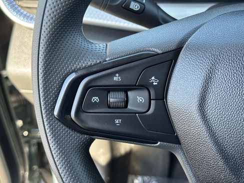 Used 2025 Chevrolet Trax LT FWD image 11