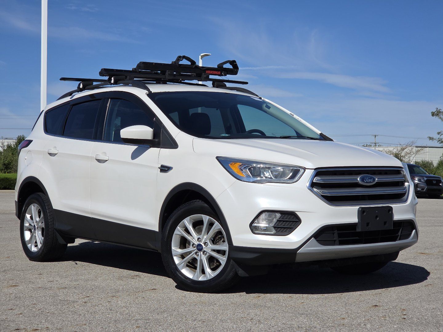 Used 2017 Ford Escape SE w/ SE Leather Comfort Package AWD/4WD image 2