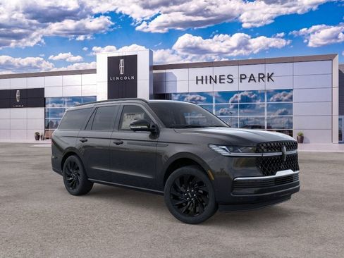 New 2026 Lincoln Navigator Reserve w/ Jet Appearance Package AWD/4WD image 7