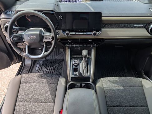 Used 2024 Chevrolet Colorado ZR2 w/ Technology Package image 17