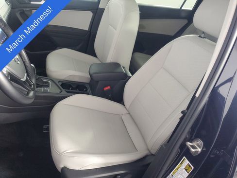 Used 2019 Volkswagen Tiguan SE w/ Panoramic Sunroof Package image 12