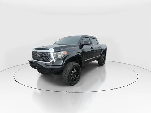 Used 2018 Toyota Tundra SR5 w/ SR5 Upgrade Package image 4