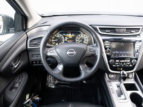 Used 2024 Nissan Murano SV image 2