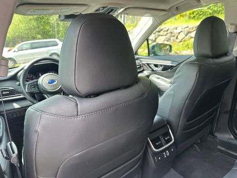 Certified 2025 Subaru Outback Limited AWD/4WD image 9