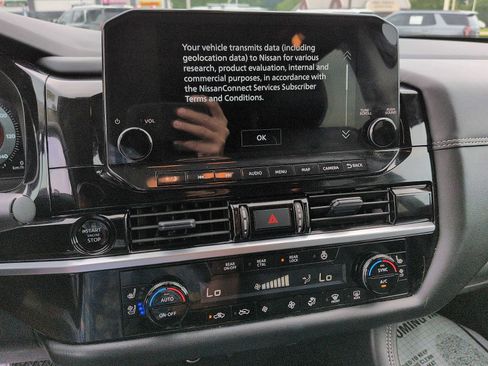 Used 2025 Nissan Pathfinder Platinum FWD image 20