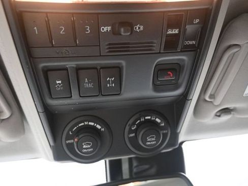 Used 2023 Toyota 4Runner TRD Off-Road Premium w/ Off Road Premium Plus Package AWD/4WD image 15