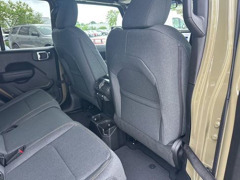 New 2025 Jeep Gladiator Sport image 46