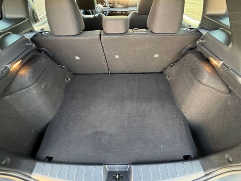 Used 2025 Nissan Kicks SV image 29