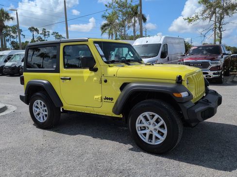 Used 2023 Jeep Wrangler Sport AWD/4WD image 2