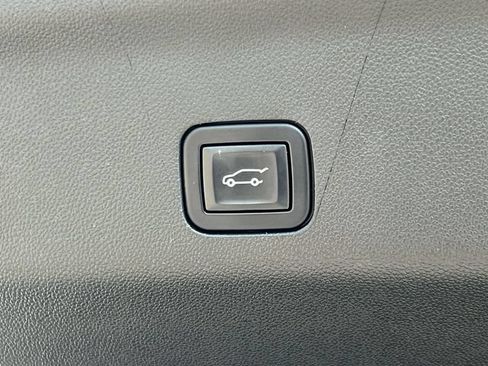 Used 2022 Chevrolet Tahoe RST w/ Sport Performance Package AWD/4WD image 23