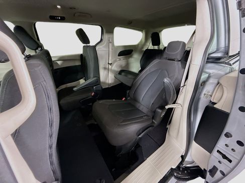 Used 2023 Chrysler Voyager LX FWD image 25
