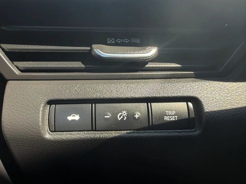Used 2023 Nissan Altima 2.5 SV FWD image 16