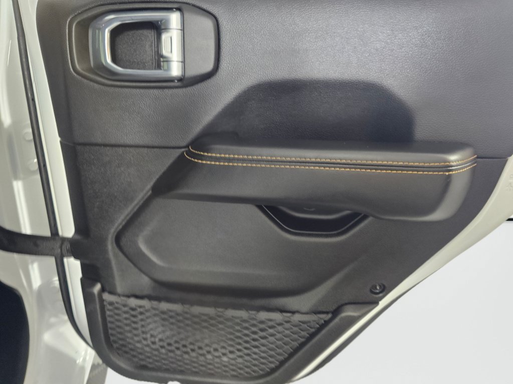 Used 2025 Jeep Wrangler Unlimited Sahara AWD/4WD image 27