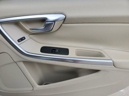 Used 2015 Volvo V60 T5 Premier image 39