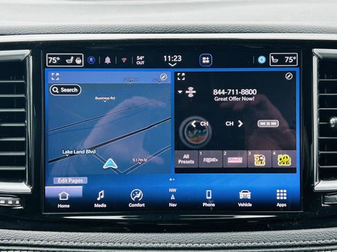 Used 2023 Chrysler Pacifica Limited image 23