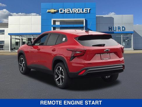New 2026 Chevrolet Trax RS w/ Sunroof Package FWD image 7