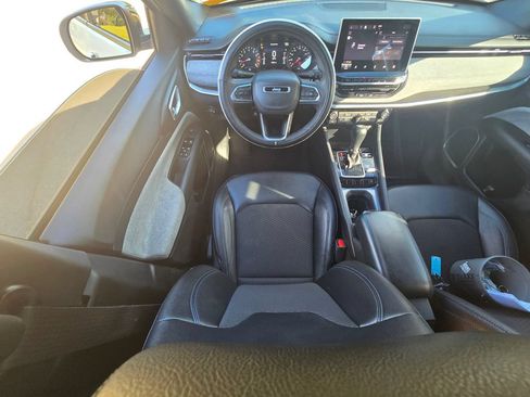 Used 2024 Jeep Compass Latitude AWD/4WD image 12