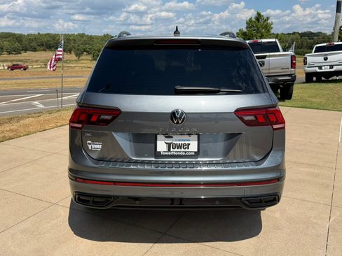 Used 2022 Volkswagen Tiguan SE R-Line FWD image 5