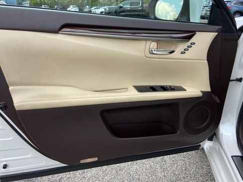 Used 2017 Lexus ES 350 w/ Navigation System Package FWD image 26