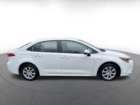 Used 2025 Toyota Corolla LE image 18