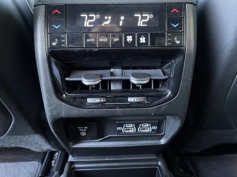 Used 2021 Jeep Grand Cherokee L Overland w/ Luxury Tech Group IV image 28