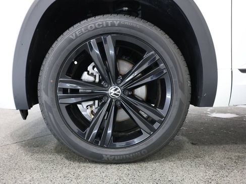 Used 2023 Volkswagen Atlas SEL R-Line AWD/4WD image 5