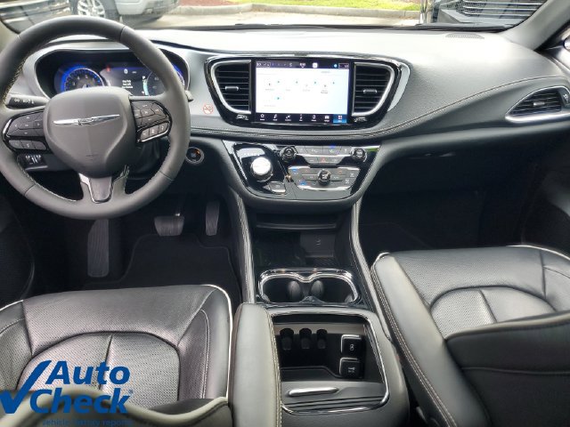 Used 2026 Chrysler Pacifica Limited w/ S Appearance Package FWD image 15