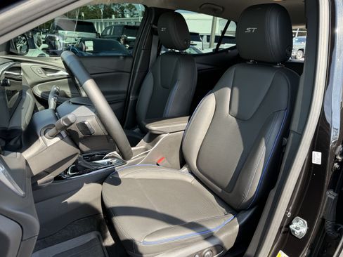 Used 2026 Buick Encore GX Sport Touring w/ Comfort Package FWD image 16