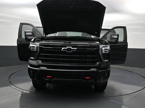 Used 2025 Chevrolet Silverado 2500 LT w/ Trail Boss Package AWD/4WD image 37