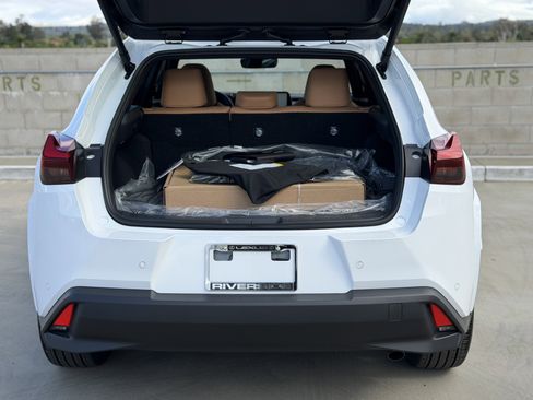 New 2026 Lexus UX 300h FWD image 12