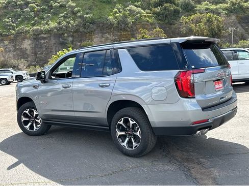New 2026 GMC Yukon AT4 w/ AT4 Premium Package image 3