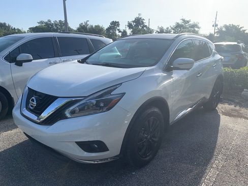 Used 2018 Nissan Murano SV w/ Premium Package FWD image 2