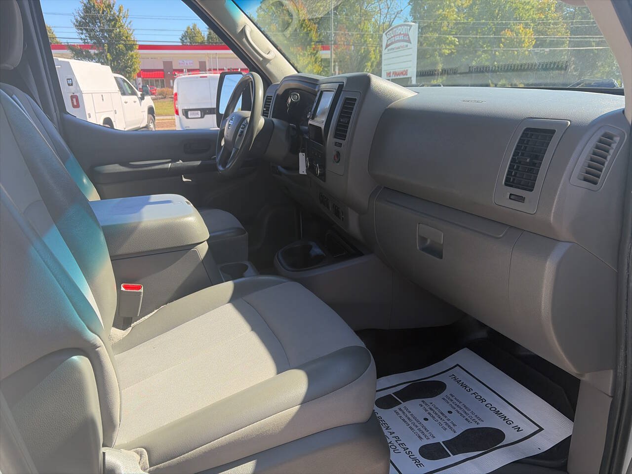 Used 2020 Nissan NV 2500 SV w/ Back Door Glass Package RWD image 18