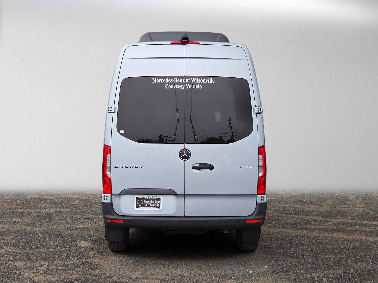 Used 2025 Mercedes-Benz Sprinter 2500 image 4