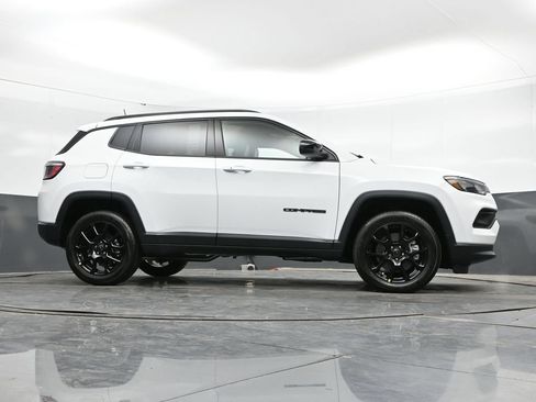 New 2026 Jeep Compass Latitude AWD/4WD image 43
